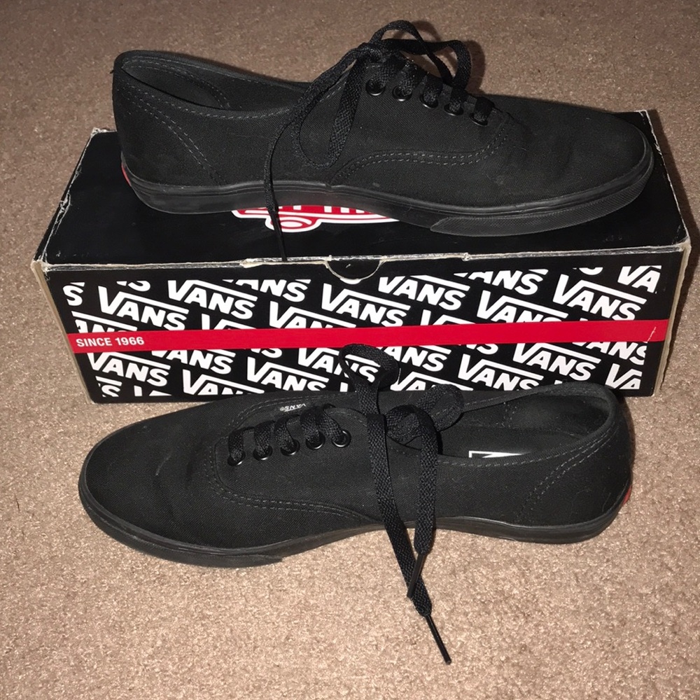 Vans authentic low pro all black shoe